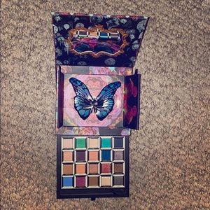 Eyeshadow palette